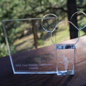 🎉HP🎉Disney's 2.5" x 3" 2004 Cast Holiday Celebration